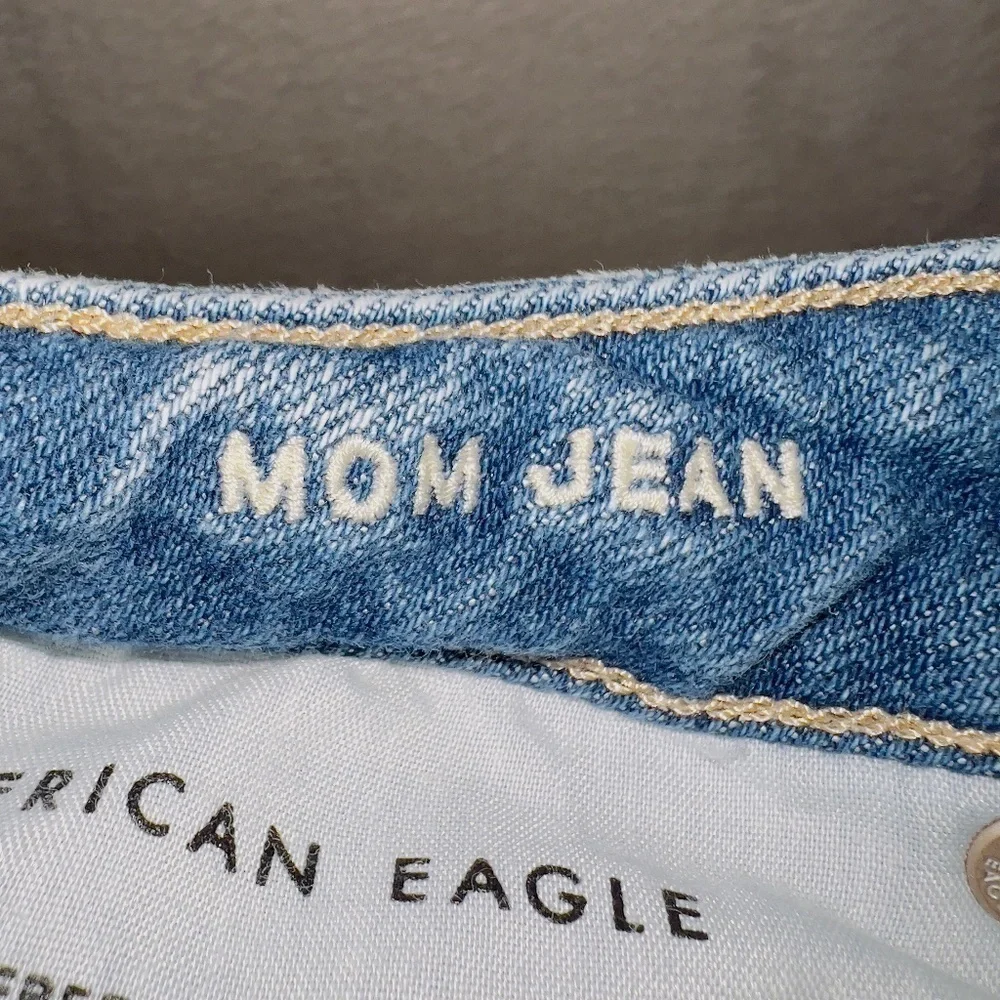 American Eagle AE Medium Wash Denim High Rise Stretch Distressed Mom Jean 6